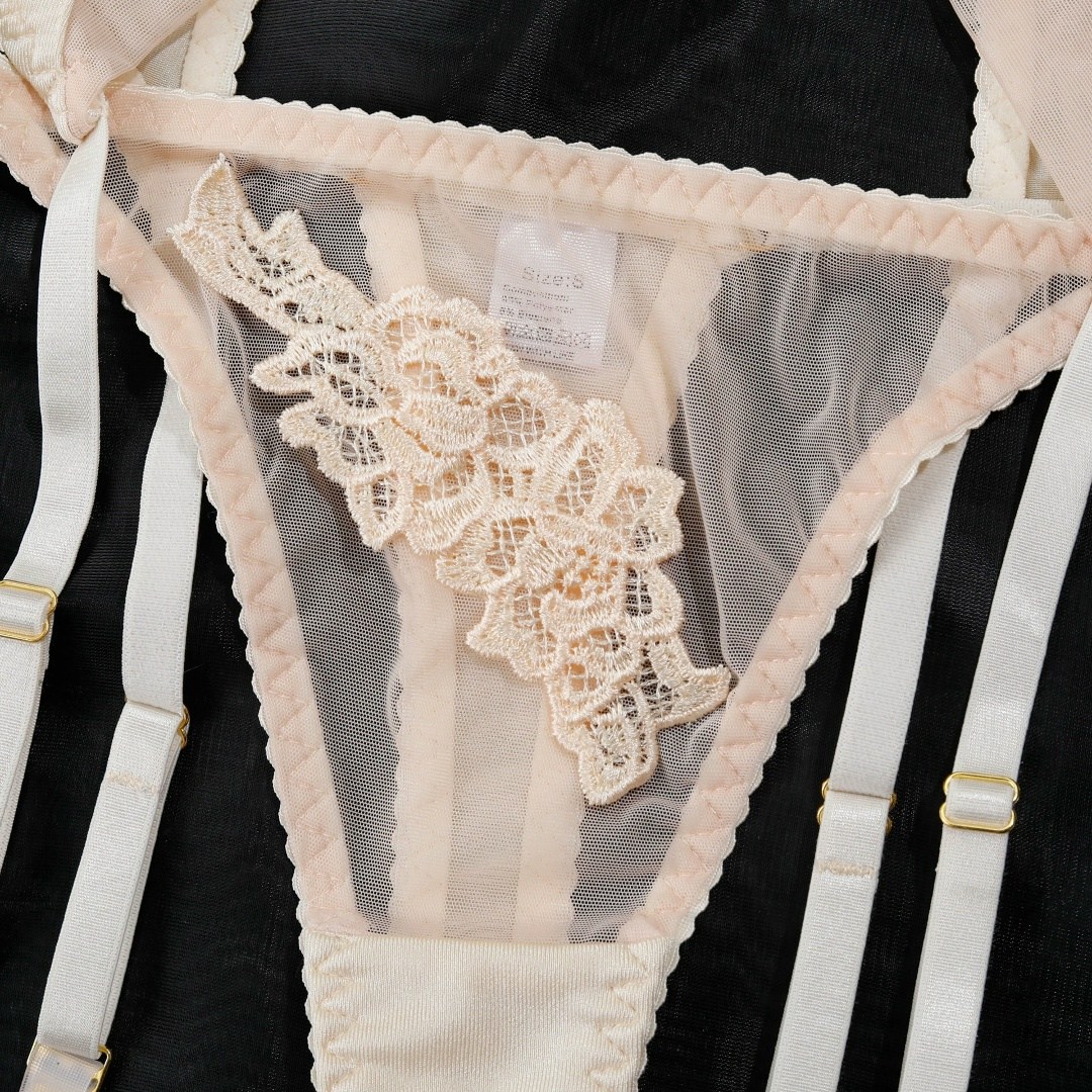 белье с перьями,комплект женского нижнего белья,эротика,голые слив,нижнее белье с перьями