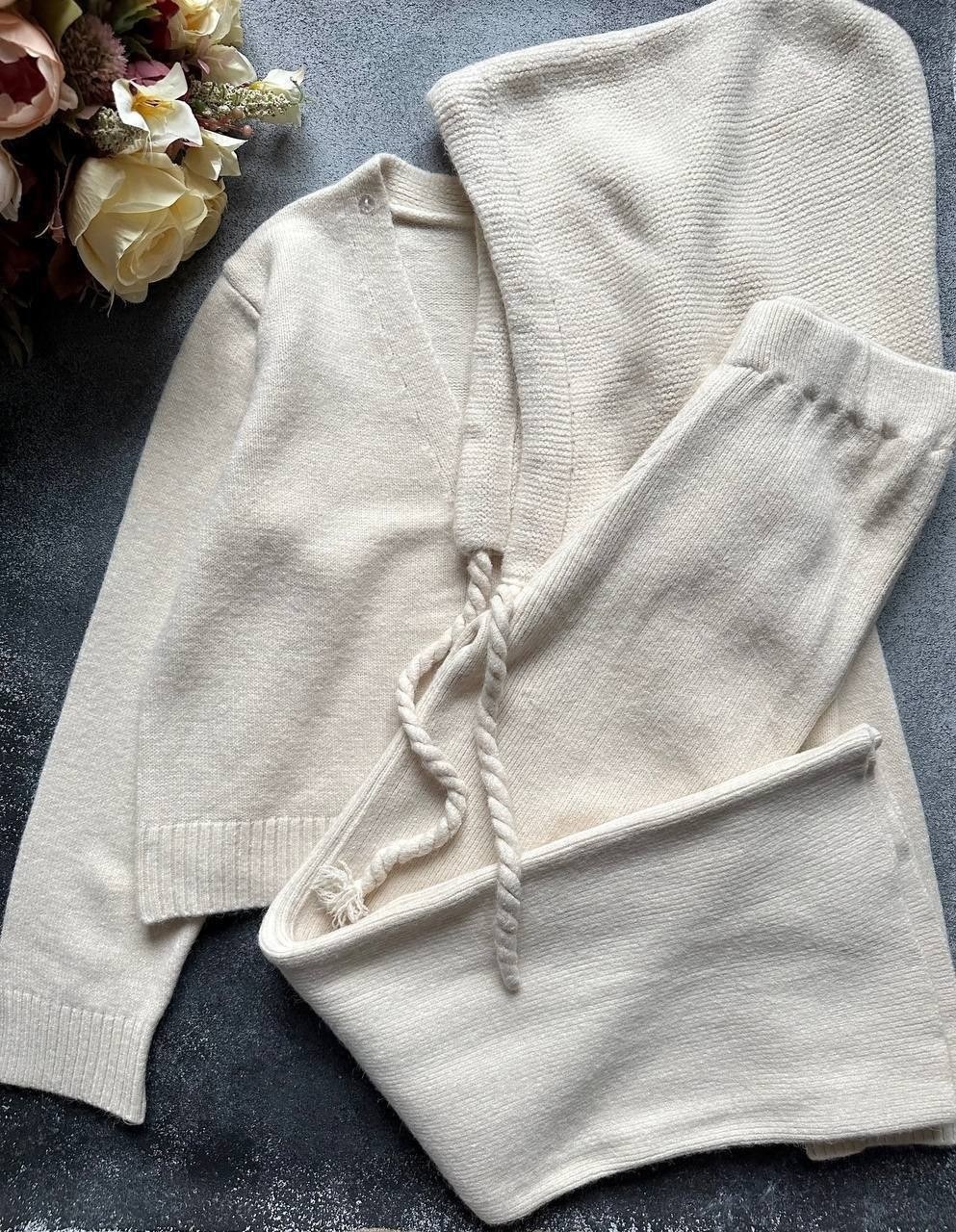 вязаные кардиганы,теплая кофта,кофта женская,вязаный кардиган с капюшоном,женский вязаный кардиган с капюшоном