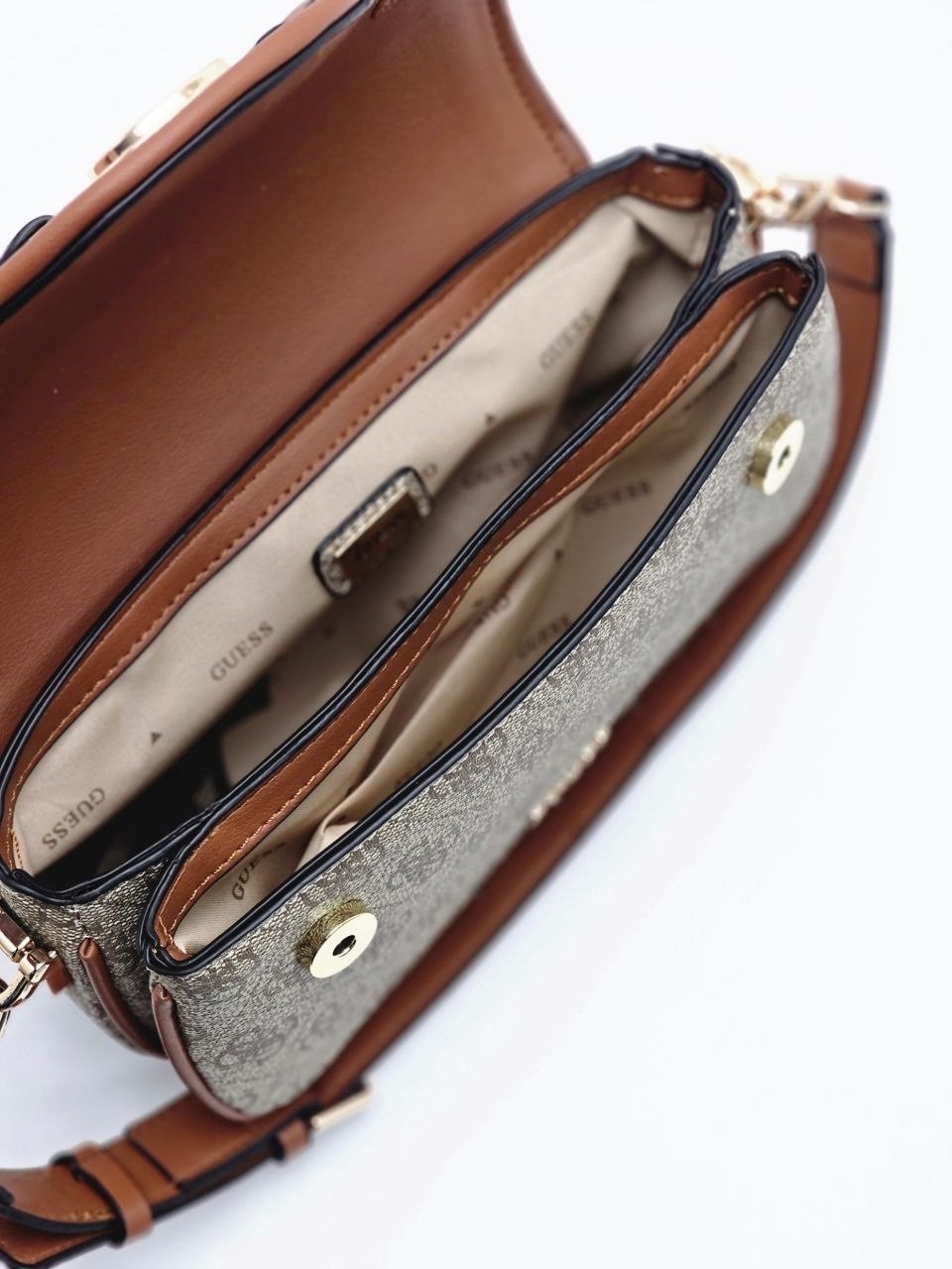 сумка guess,сумка guess женская,сумка женская guess hwjb8414210 коричневая,сумка кросс-боди guess,guess сумка на плечо