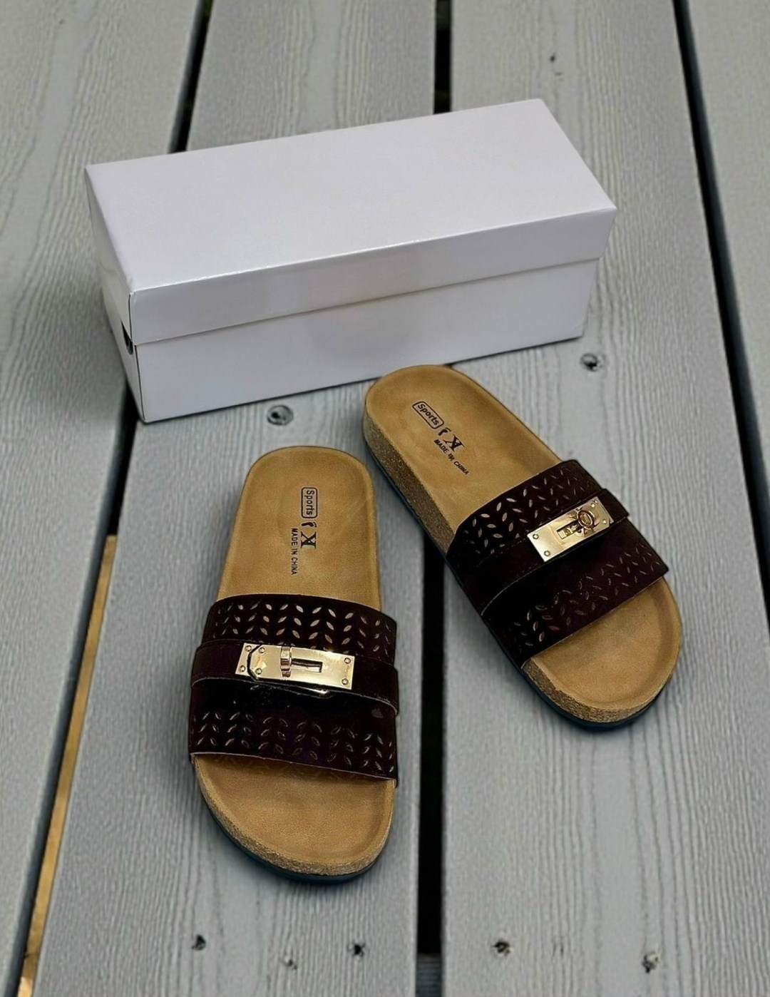 шлепанцы женские,шлепки прада,,сандали,тапочки модные