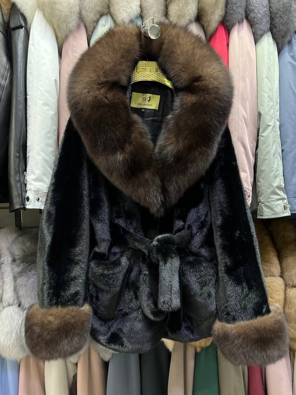 пальто кашемировое с натуральным мехом песца,пальто кашемировое с мехом песца,пальто с мехом,пальто с песцом,шубка из меха европейской норки с капюшоном из меха песца
