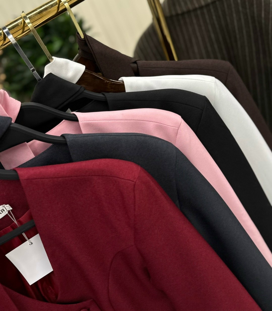 костюм тройка брючный классический с пиджаком и жилеткой,костюм брючный деловой с жилетом luxe allure,классический женский деловой брючный костюм тройка с пиджаком и жилеткой,костюм тройка брючный дел