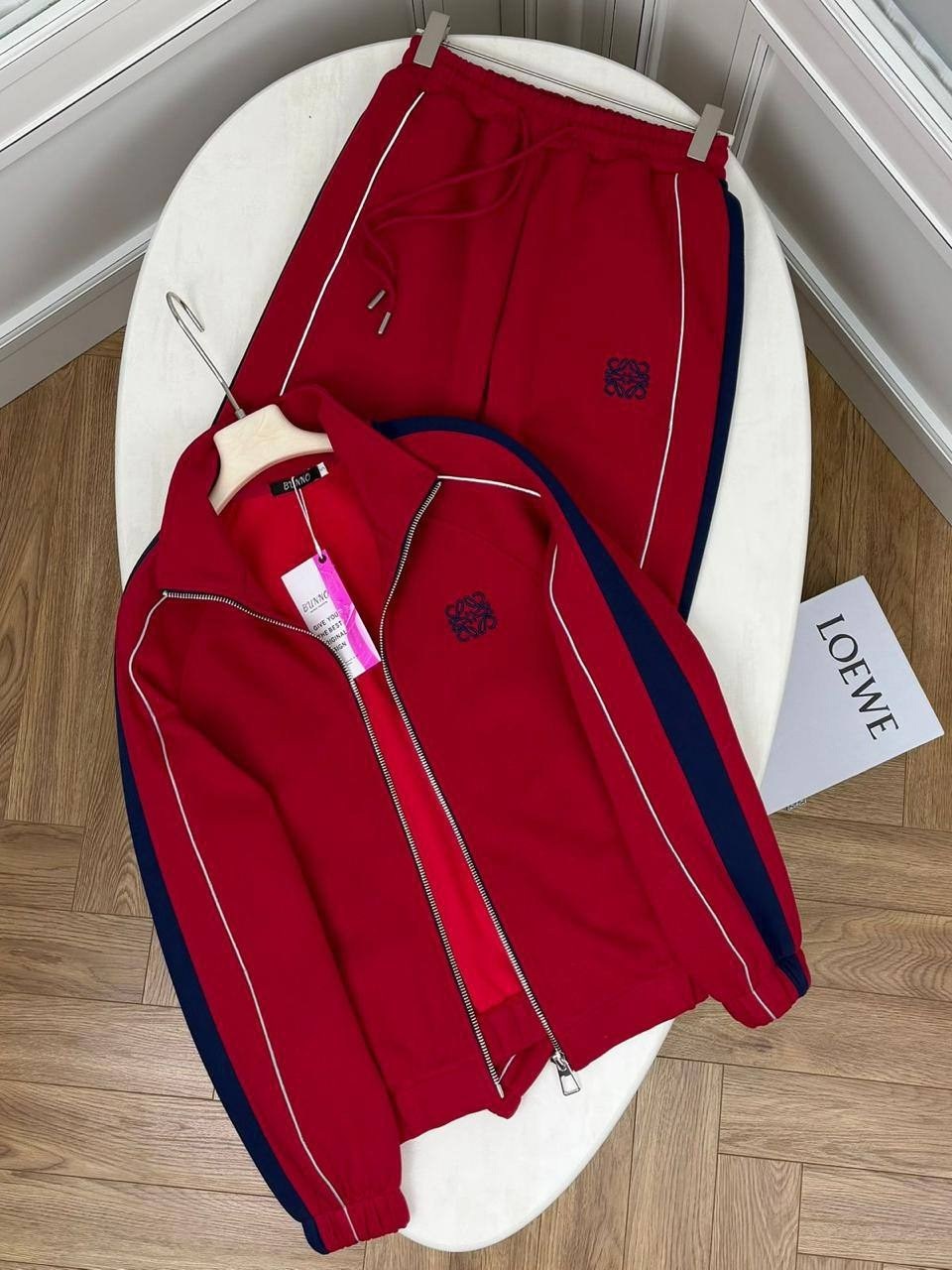 спортивный костюм женский,спортивный костюм,красный костюм спортивный,спортивный костюм miu miu женский,стильный спортивный костюм