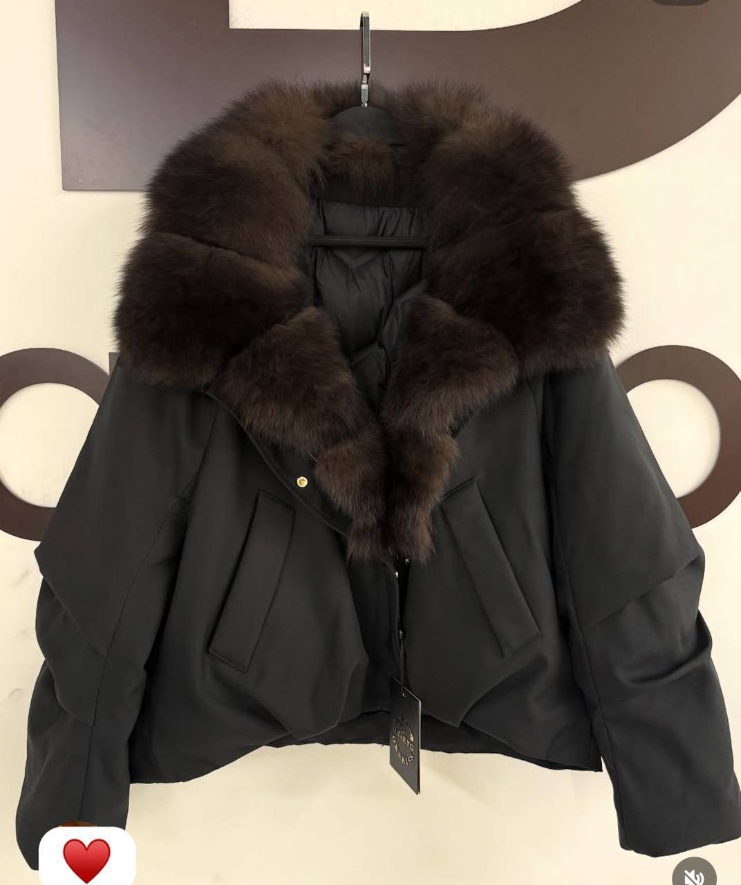 пуховик с натуральным мехом,женский пуховик с натуральным мехом,короткая куртка-пуховик из натурального лисьего меха,куртка с мехом,женский пуховик со съемным натуральным лисьим мехом