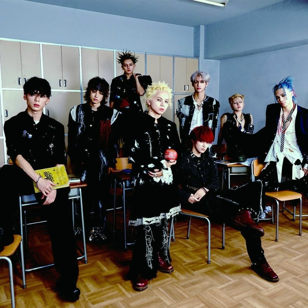 человек,мальчик,nct taeyong,кожаная куртка,корейские певцы