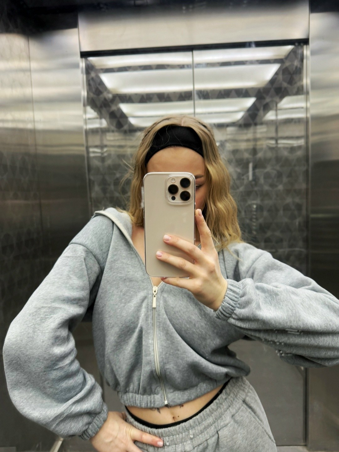 зип худи укороченная кофта на молнии с начесом amor fati,свитшот женская,оверсайз толстовка,худи укороченная кофта на молнии с начесом gh fashion цвет серый меланж,женское толстовка