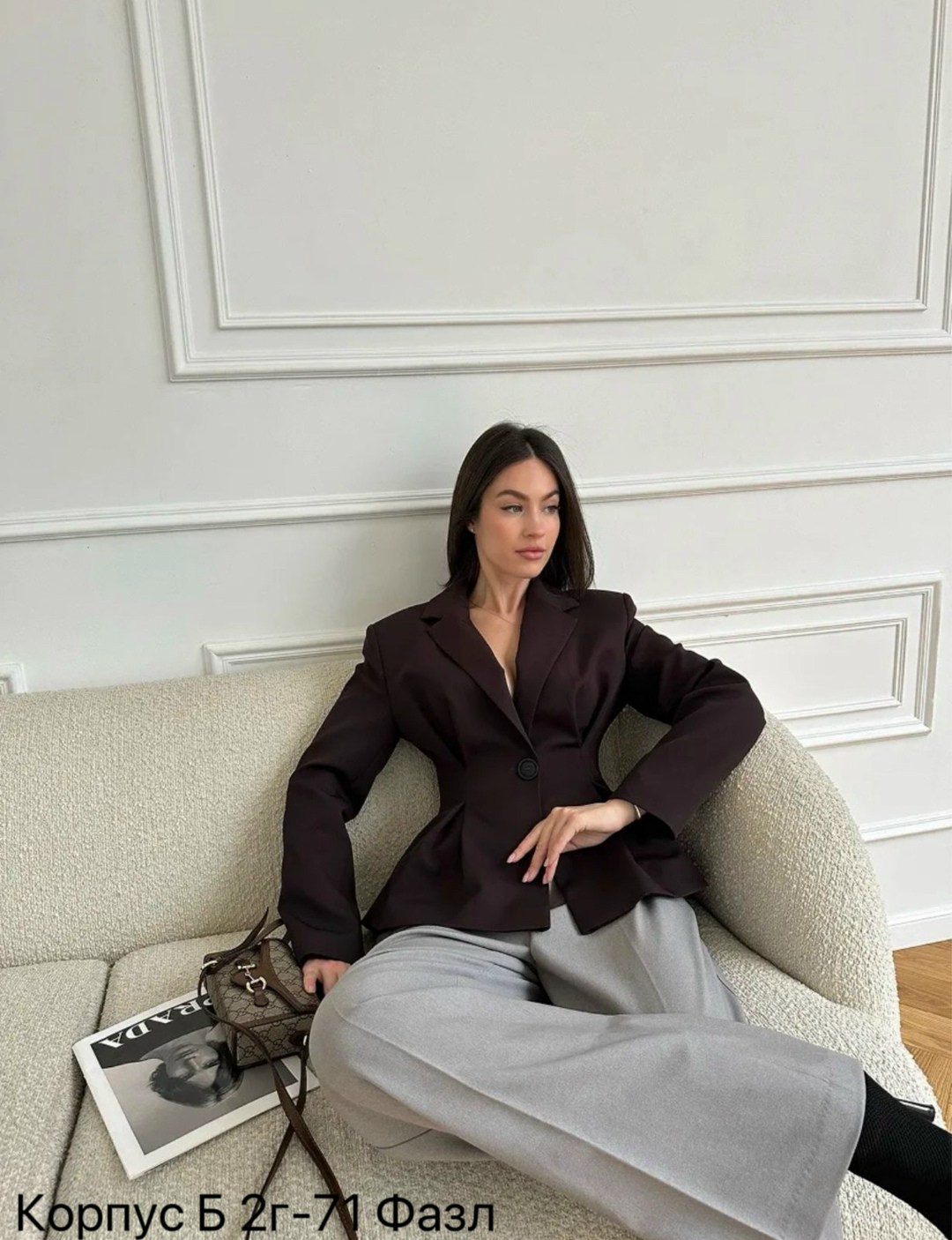 костюм с юбкой,трендовый костюм укороченный пиджак и юбка мини,костюм классический,жакет с баской,деловой костюм