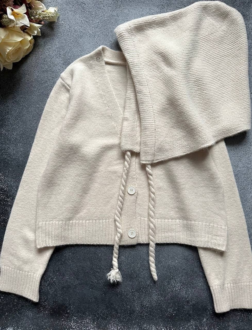 вязаные кардиганы,теплая кофта,кофта женская,вязаный кардиган с капюшоном,женский вязаный кардиган с капюшоном