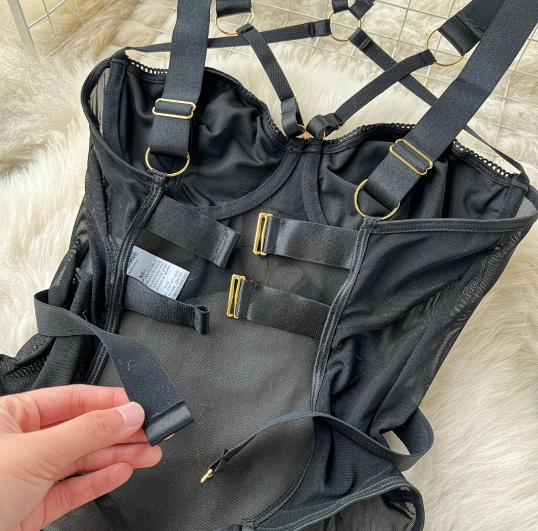 сексуальный боди,женское черное нижнее белье боди с сеточкой и шлейками,сексуальное прозрачное женское нижнее белье,сексуальное кружевное боди черного цвета,боди секси