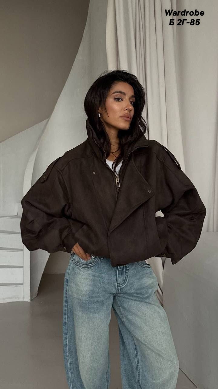 женская куртка бомбер из эко замши коричневого цвета,трендовая куртка замшевая,куртка замшевая,женская куртка из замши,куртка замшевая женская