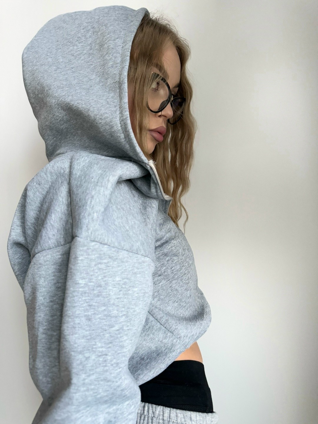 зип худи укороченная кофта на молнии с начесом amor fati,свитшот женская,оверсайз толстовка,худи укороченная кофта на молнии с начесом gh fashion цвет серый меланж,женское толстовка