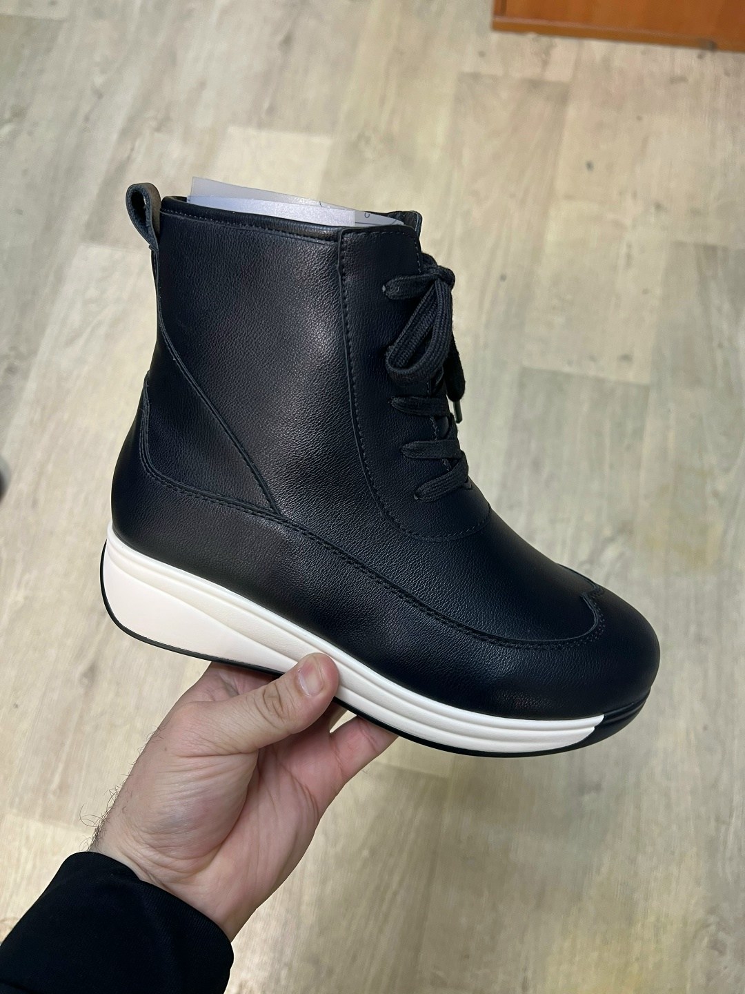 ,женская зимняя ,женские зимние ботинки,зимняя ,ботинки женские