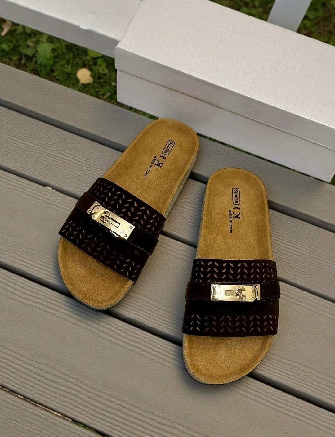 шлепанцы женские,шлепки прада,,сандали,тапочки модные