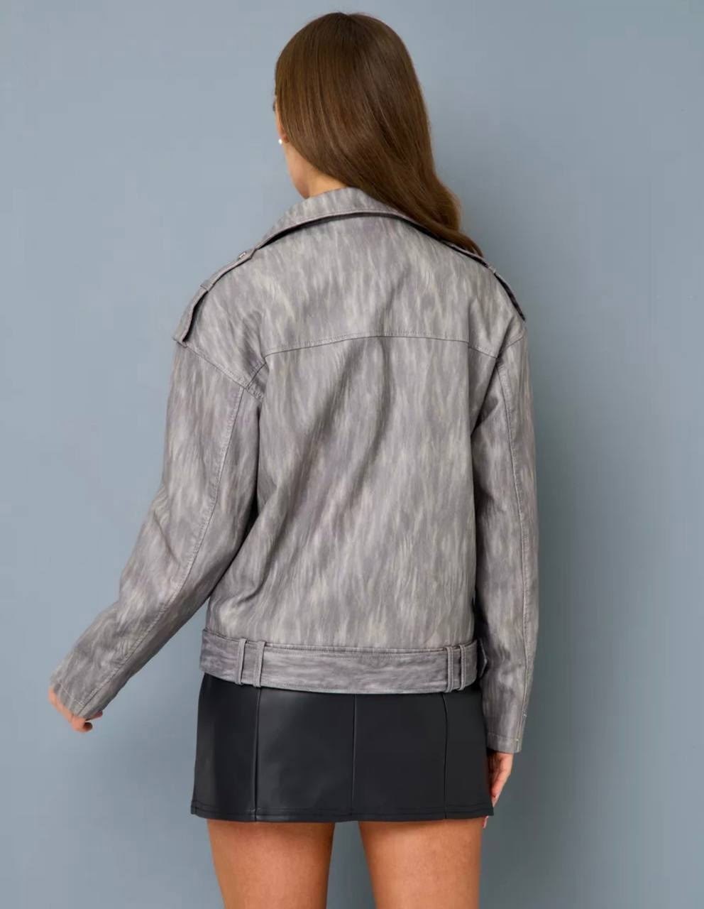 косуха оверсайз кожаная куртка серая винтажная aftfbasic,куртка косуха женская,куртка косуха,куртка кожаная,женская серая кожаная оверсайз куртка косуха