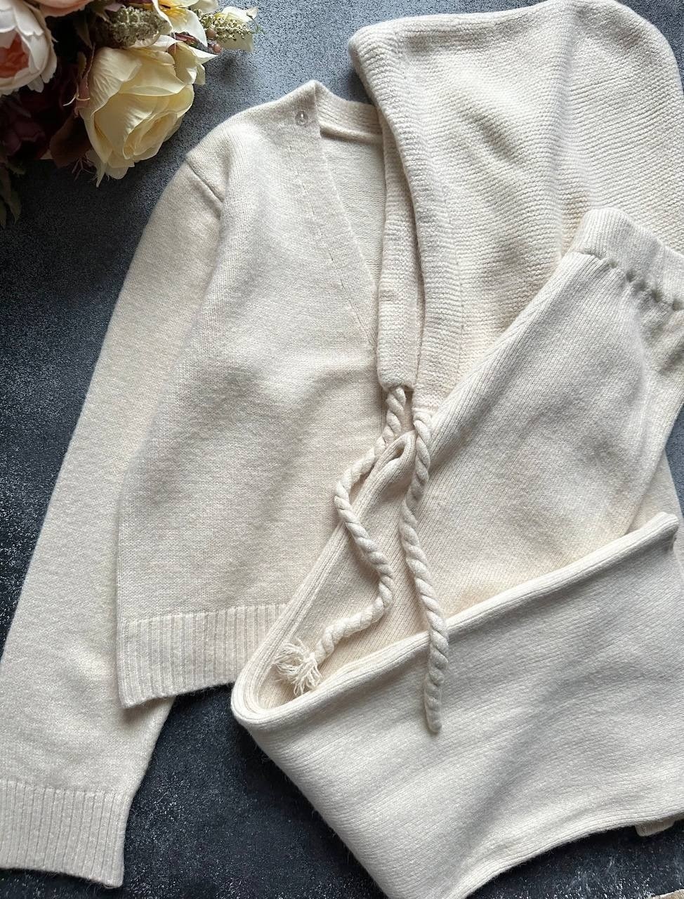 вязаные кардиганы,теплая кофта,кофта женская,вязаный кардиган с капюшоном,женский вязаный кардиган с капюшоном