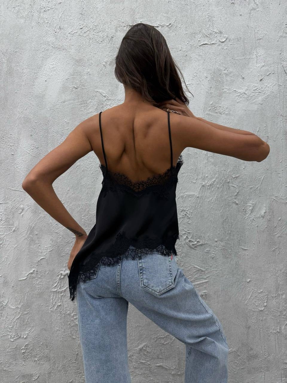 майка с кружевами,шелковый топ с кружевом,майка на бретельках с кружевом,топ шелковый,майка с кружевом