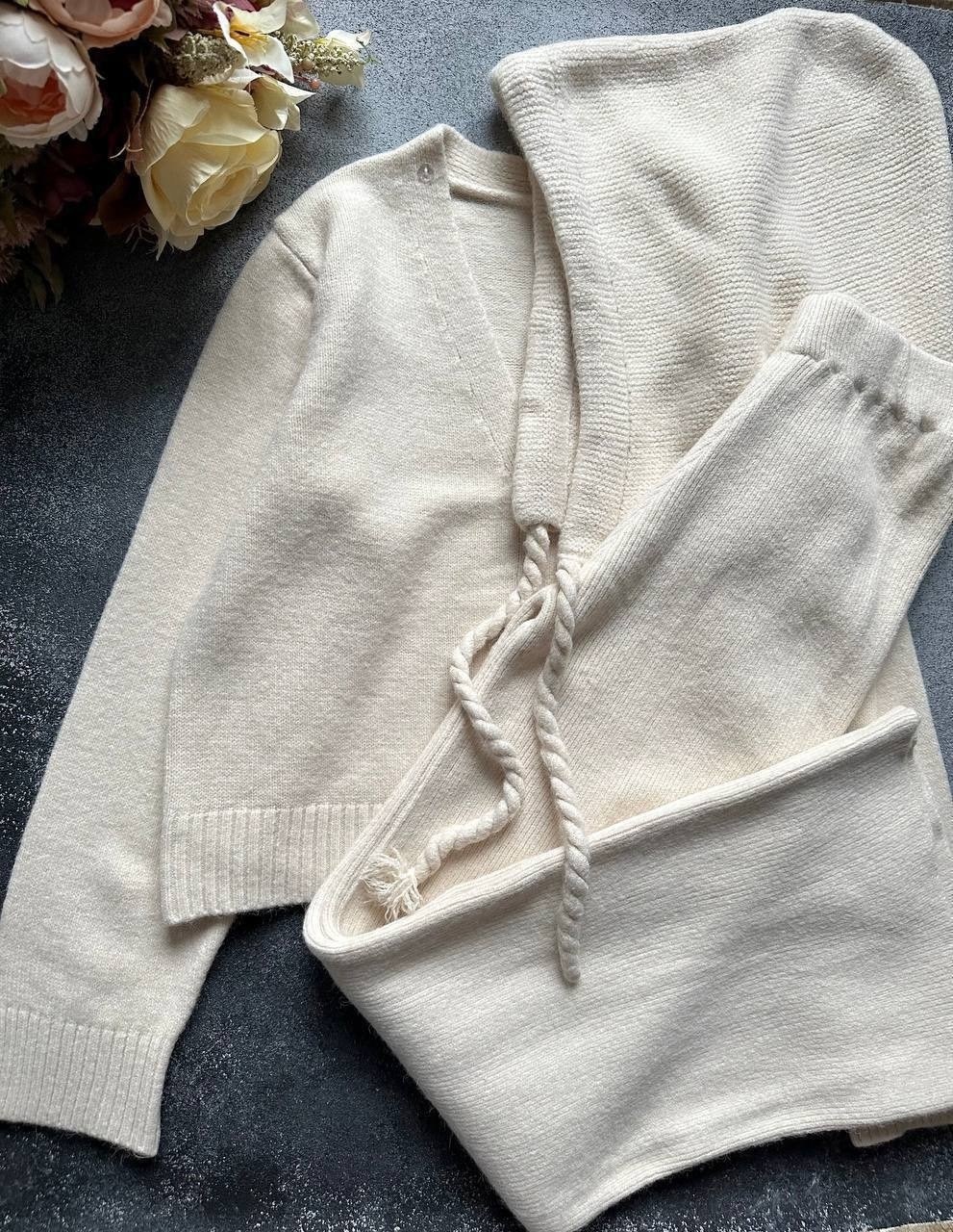 вязаные кардиганы,теплая кофта,кофта женская,вязаный кардиган с капюшоном,женский вязаный кардиган с капюшоном