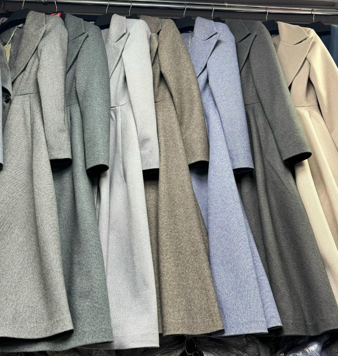 пальто классическое,стильное пальто,приталенное пальто,пальто с юбкой,пальто-платье с капюшоном