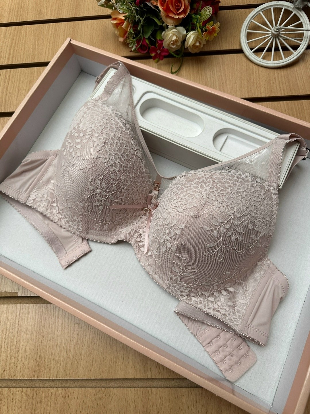 женский бюстгальтер,бюстгальтер,нижнее белье бюстгальтер,женское бельё бюстгальтеры,бюстгальтер комплект