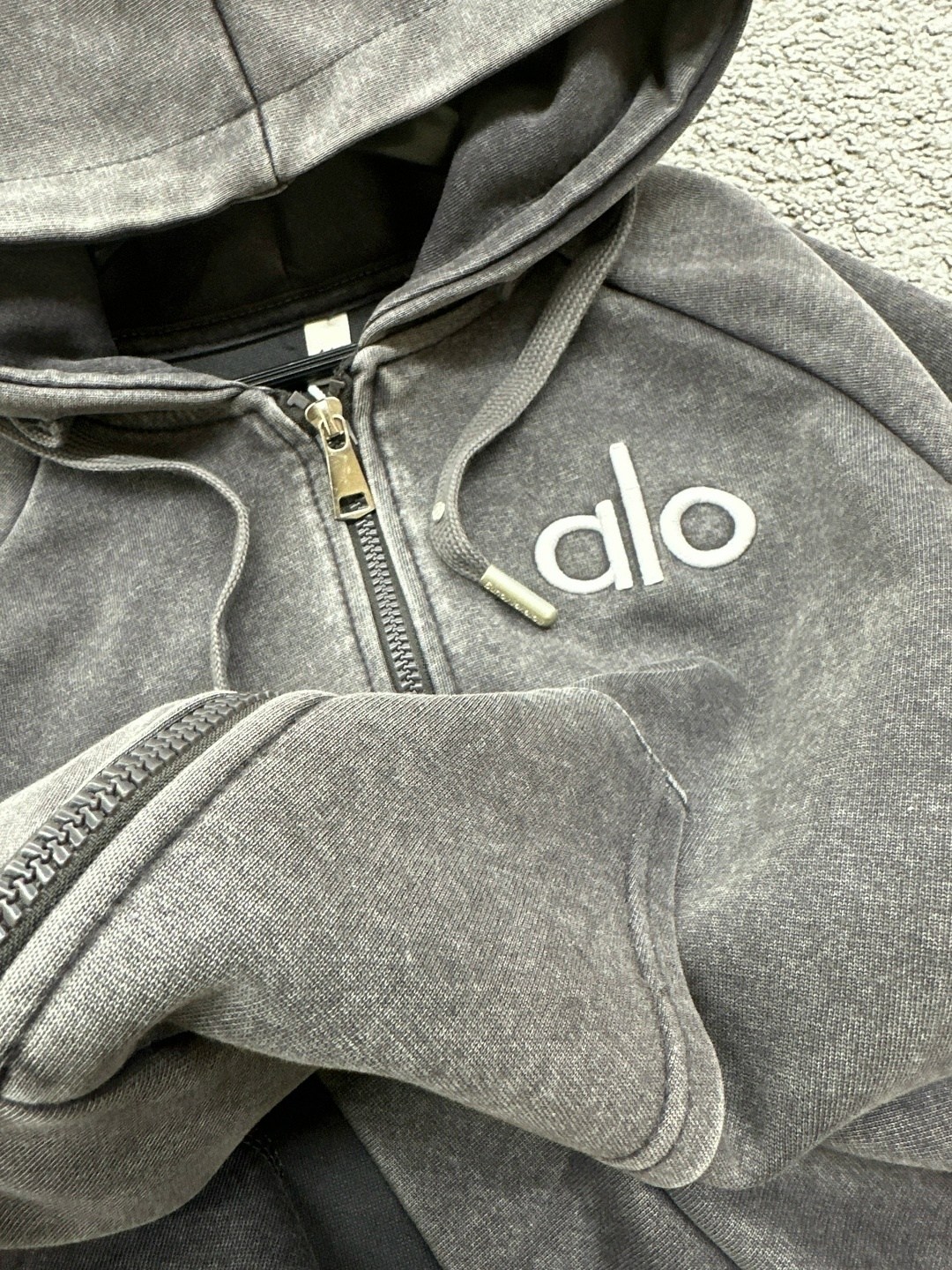 брюки расклёшенные из футера серые для девочки gulliver 104 22402gmc5603,спортивные костюм,костюм спортивный для девочек,костюм детский,костюм для девочек