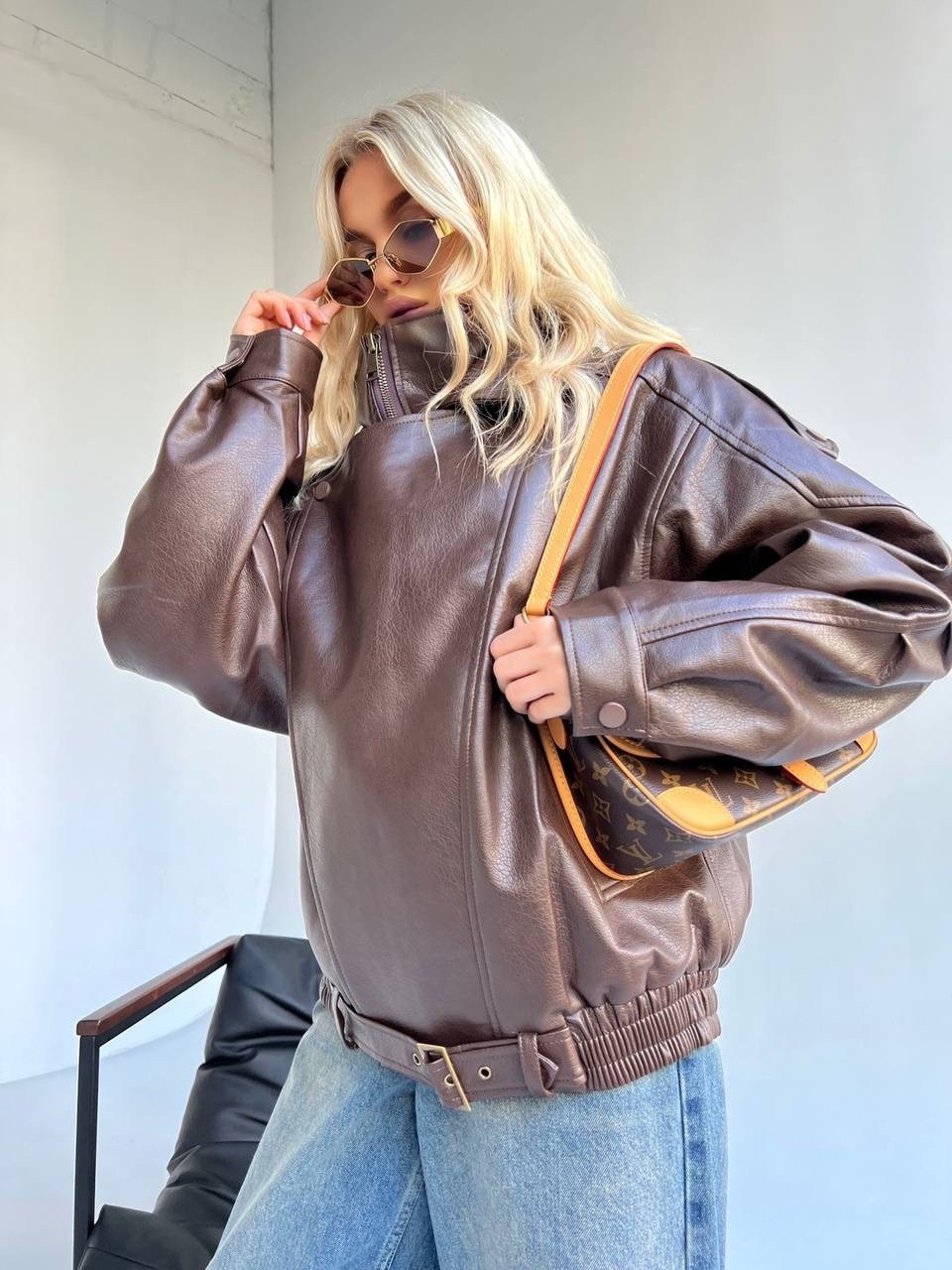 косуха коричневая оверсайз винтажная кожаная куртка aftfbasic,куртка бомбер оверсайз кожаная c&c fashion,косуха коричневая оверсайз винтажная кожаная куртка aftfbasic 206679483,кожаная куртка,куртка о