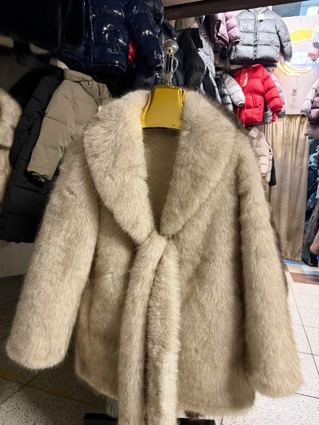шуба,шуба женская,шуба искусственная,меховое пальто,шуба из искусственного меха