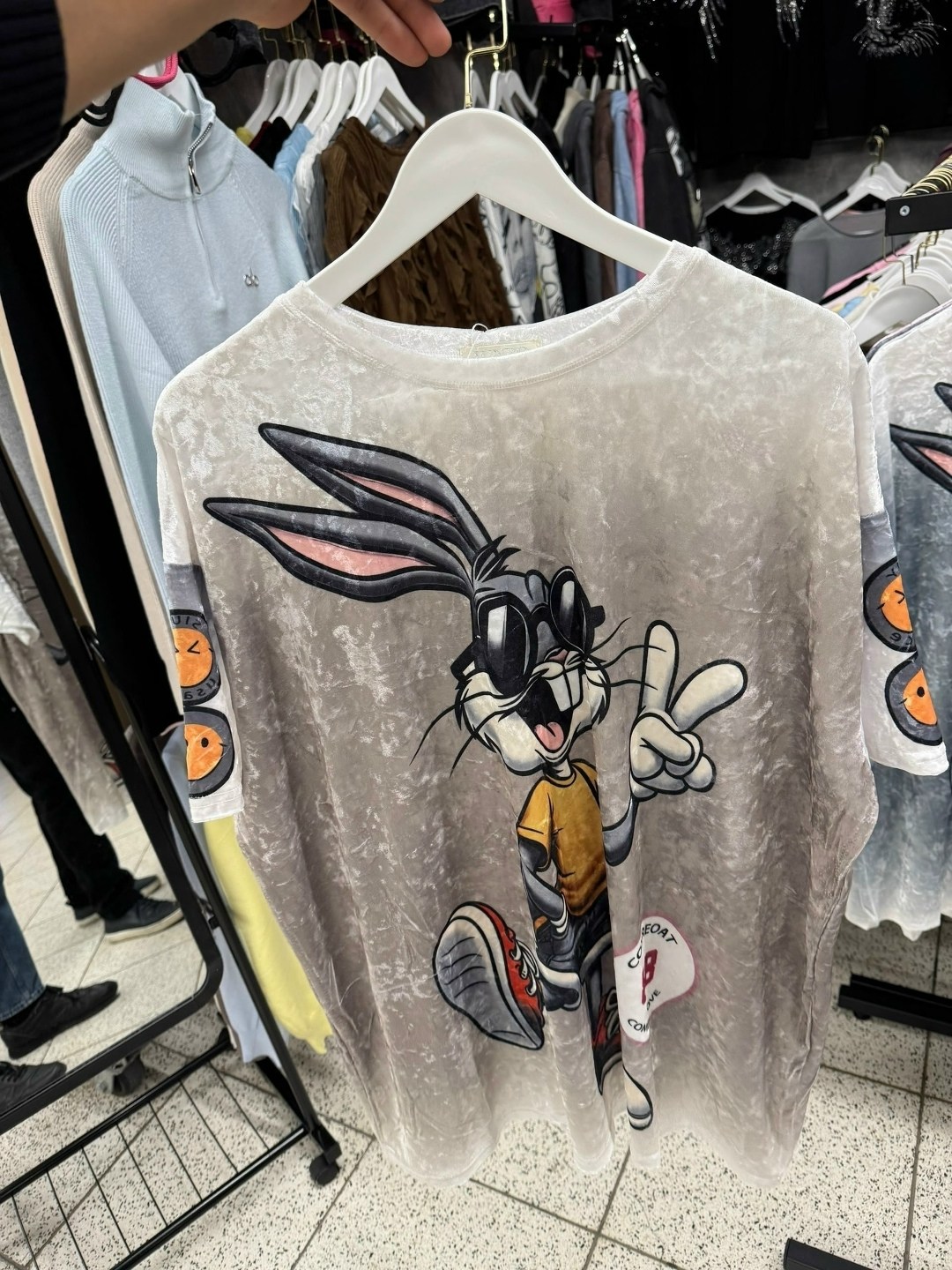 женская футболка,футболка с кроликом,футболка,футболка варенка оверсайз с принтом bugs bunny