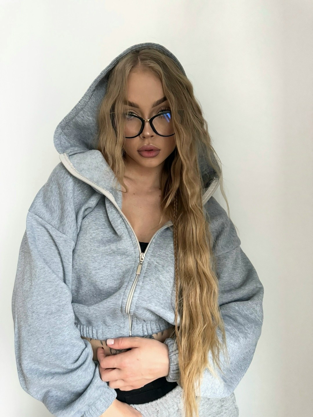 зип худи укороченная кофта на молнии с начесом amor fati,свитшот женская,оверсайз толстовка,худи укороченная кофта на молнии с начесом gh fashion цвет серый меланж,женское толстовка