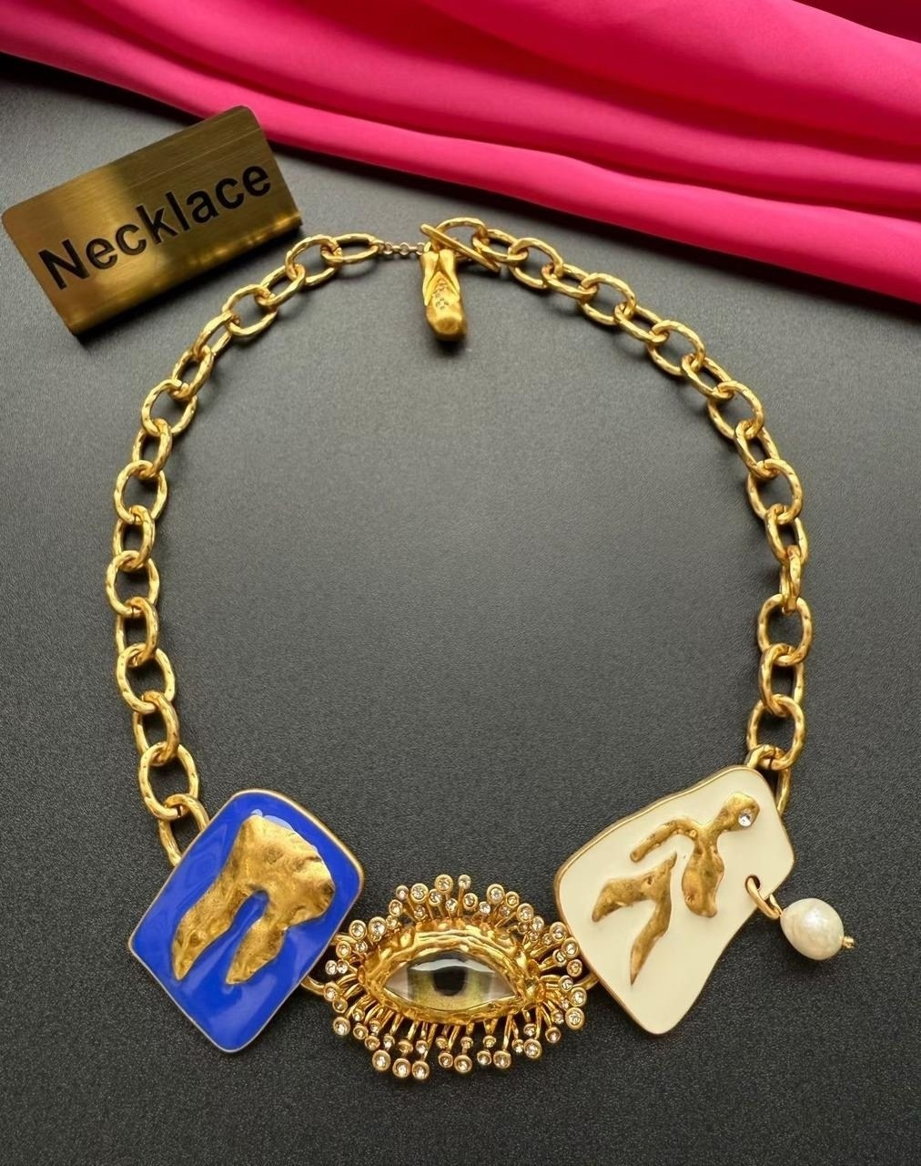 сумка-тоут schiaparelli,сумка schiaparelli,бархатная сумка для глаз schiaparelli premium sense demon,сумка,женская сумка schiaparelli