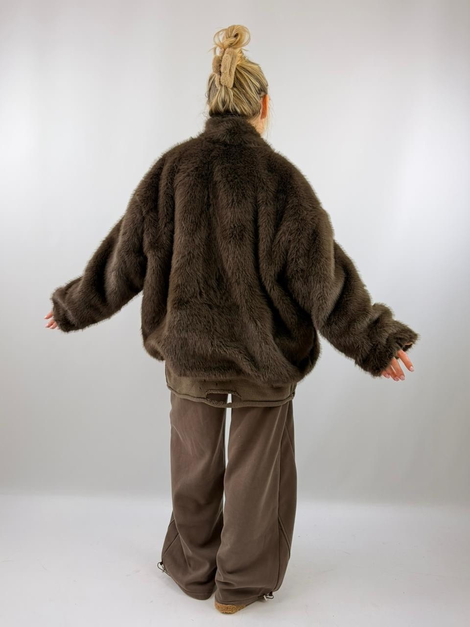 шуба искусственная,куртка бомбер из норки со стойкой,шуба из искусственного меха,женская шуба,бомбер из норки