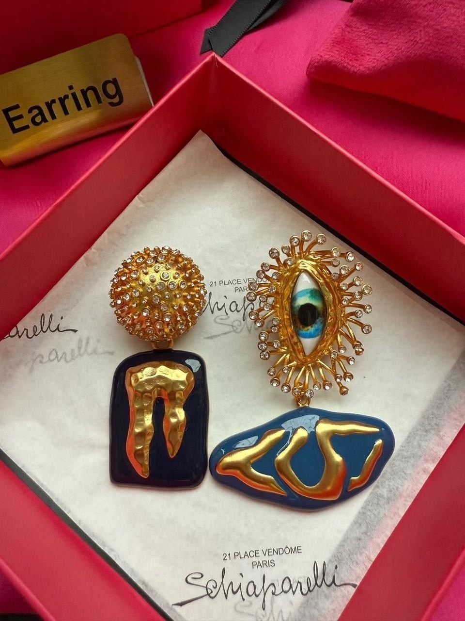 сумка-тоут schiaparelli,сумка schiaparelli,бархатная сумка для глаз schiaparelli premium sense demon,сумка,женская сумка schiaparelli