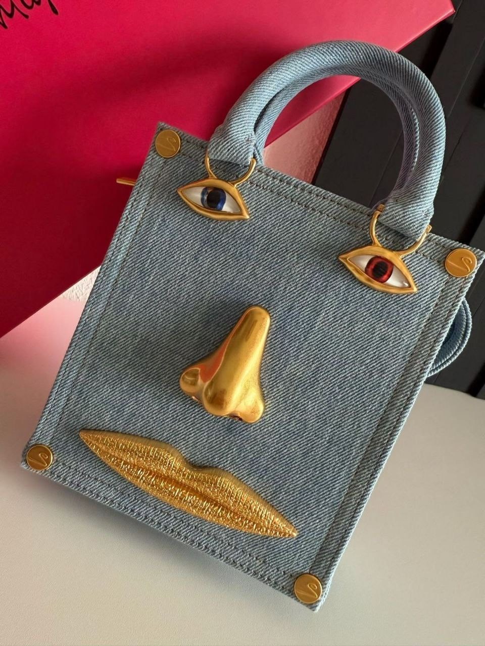 сумка-тоут schiaparelli,бархатная сумка для глаз schiaparelli premium sense demon,сумка schiaparelli,женская сумка schiaparelli,сумка