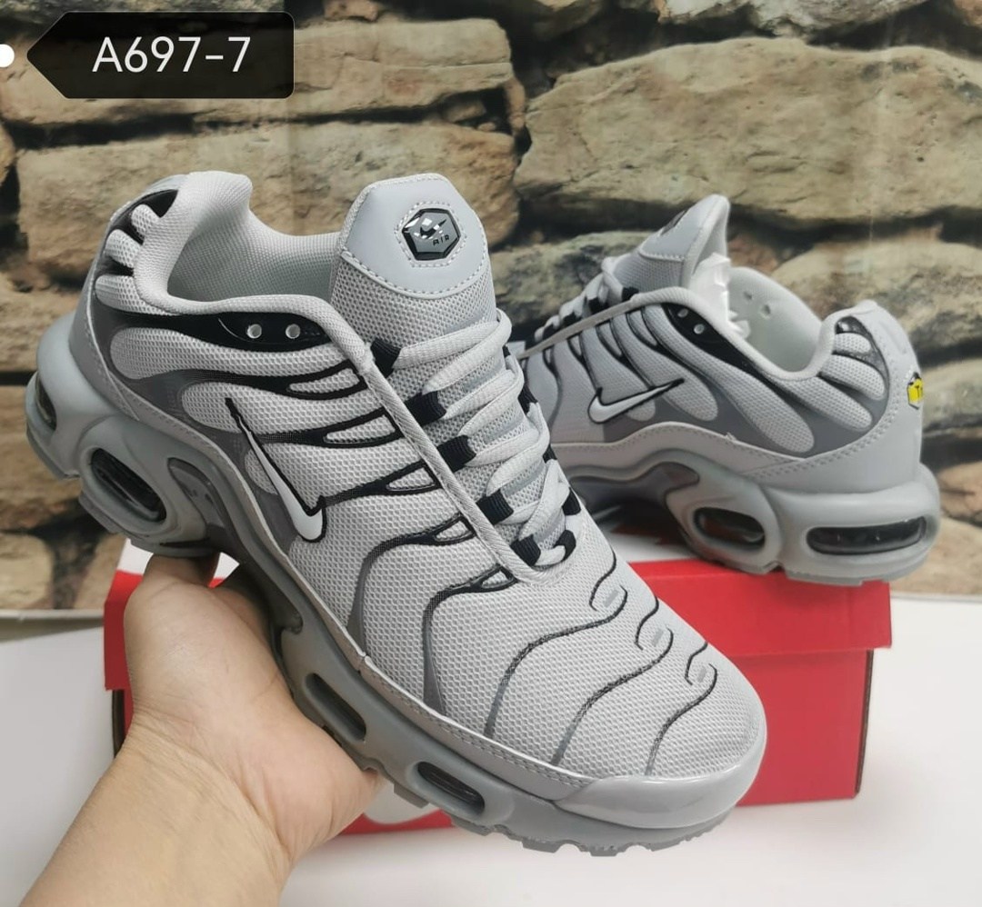 кроссовки nike air max tn plus,кроссовки nike air max plus,кроссовки мужские nike air max tn,кроссовки,nike tn air max plus black