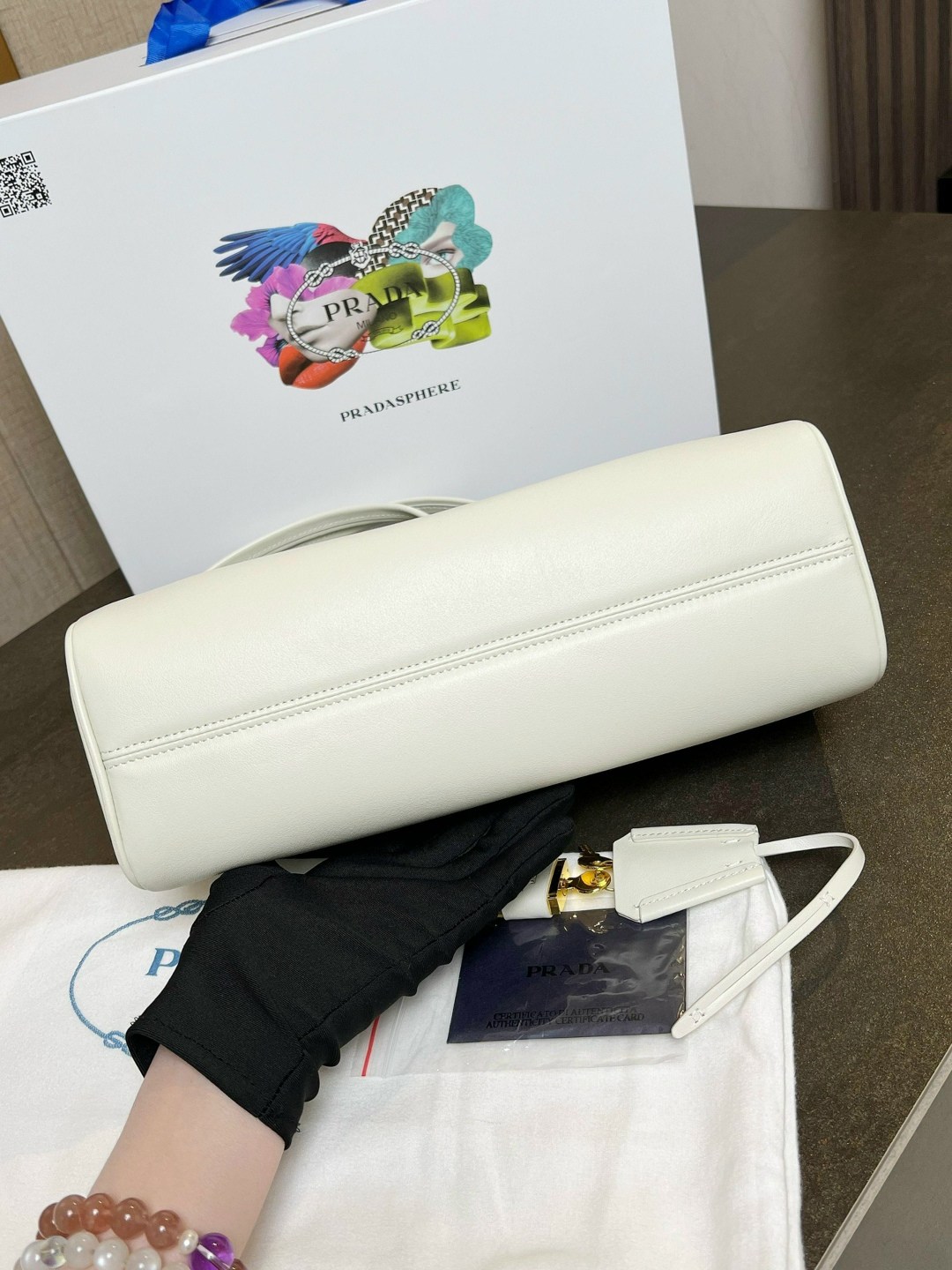 сумка prada белая,сумка prada,белая сумка прада,сумка женская prada,сумка прада