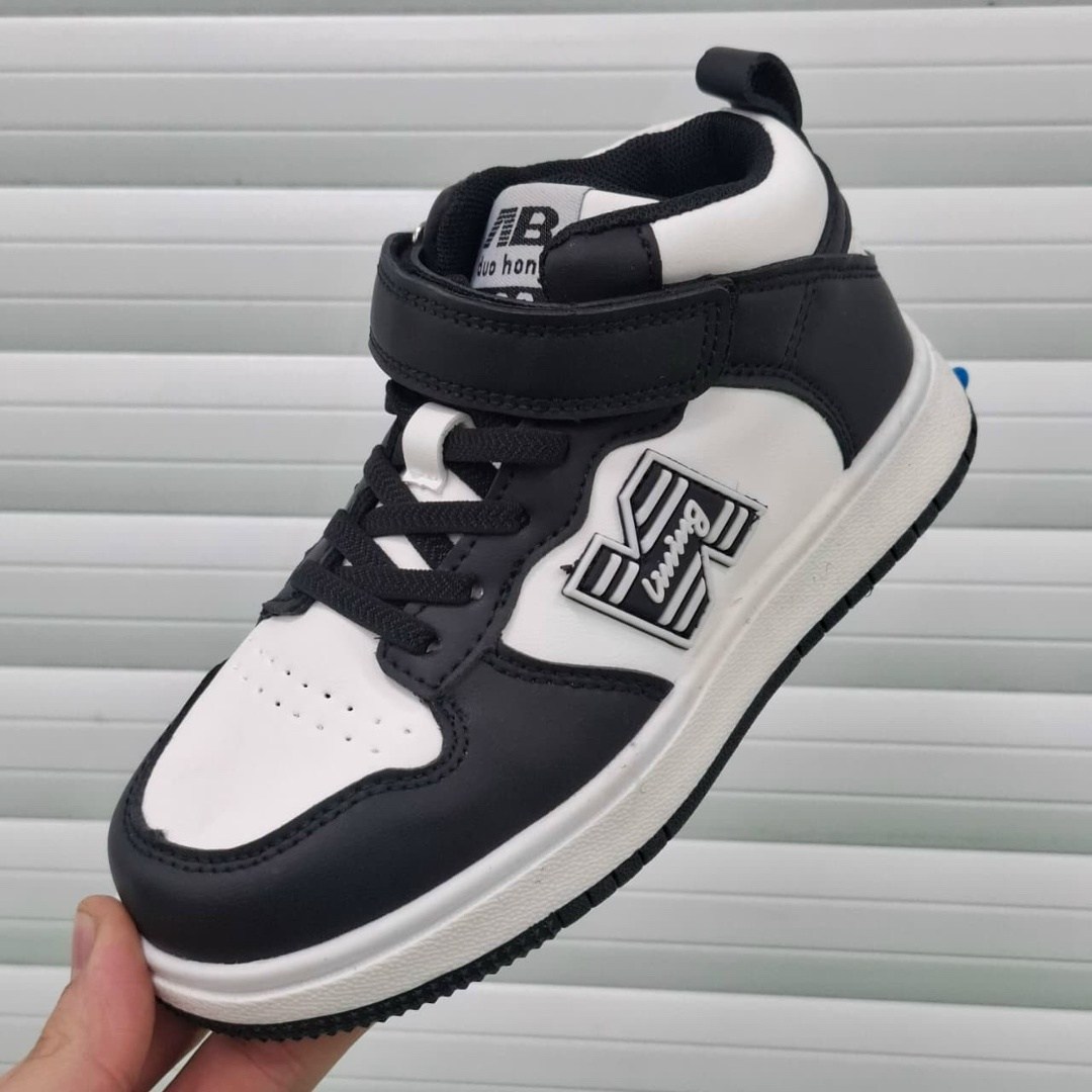 зимние кроссовки,,кроссовки закрытые,baas кроссовки,детская