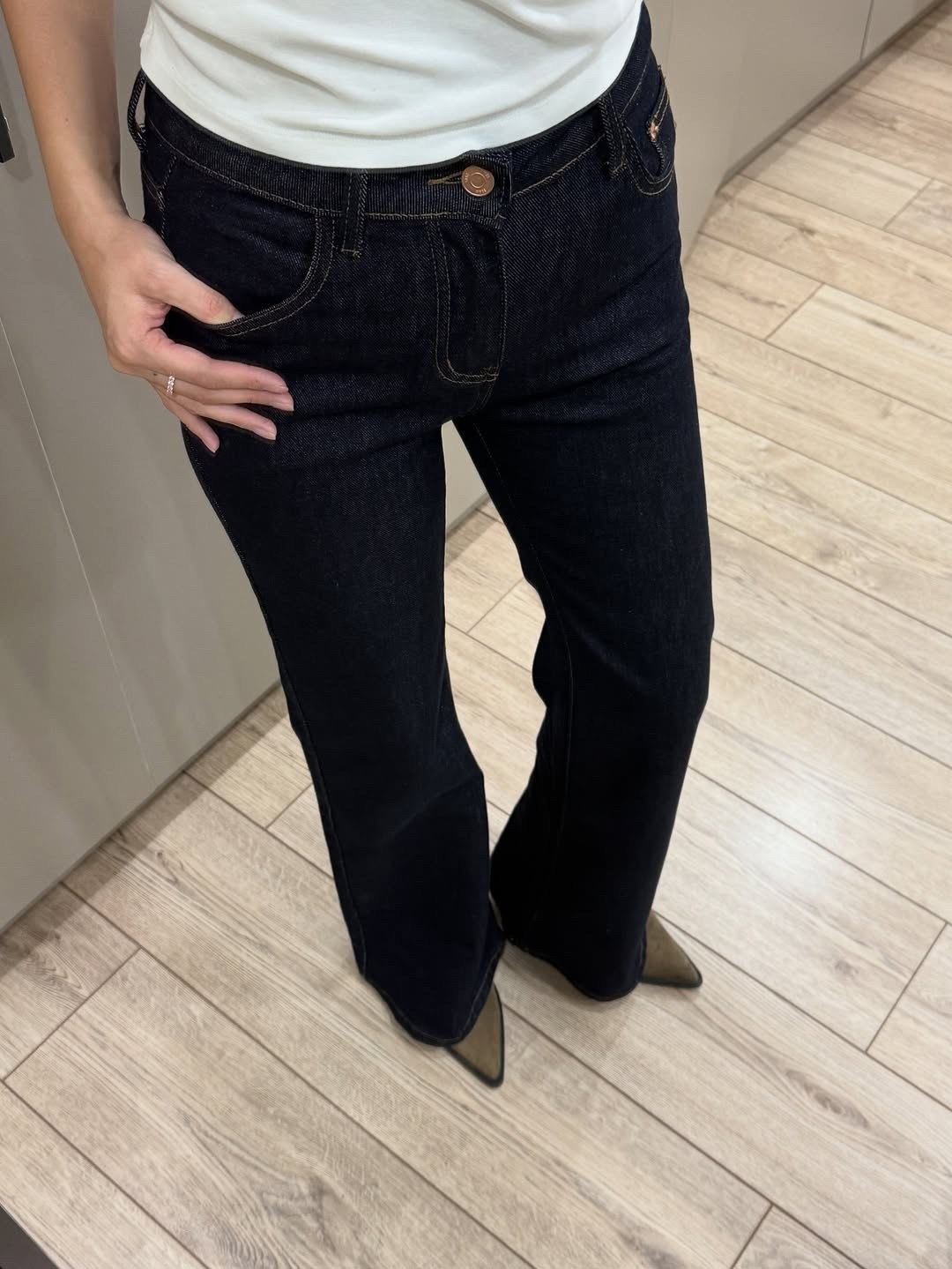 джинсы клеш,расклешенные джинсы,джинсы клеш piombo,джинсы клеш черные,женские джинсы клеш