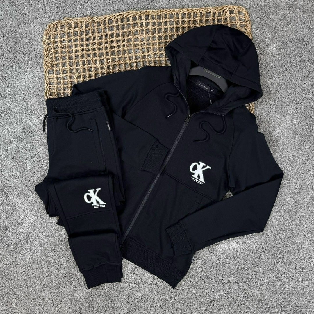 спортивный костюм armani,спортивный костюм emporio armani,спортивный костюм армани мужской еа7 с капюшоном,спортивный костюм эмпорио армани мужской,спортивный костюм армани