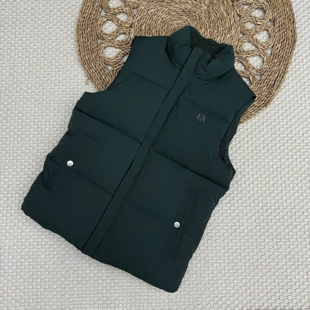 жилетка,жилетка монклер мужская,жилет кельвин кляйн мужской,жилет баленсиага,жилет