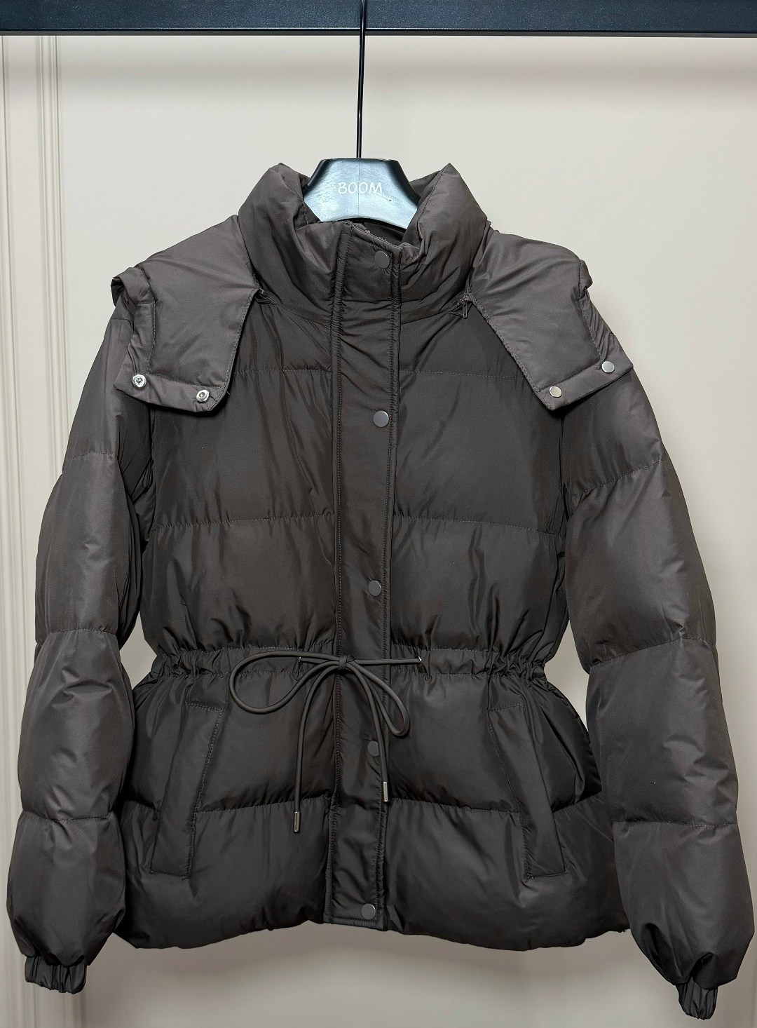 стильное укороченное зимнее пальто-пуховик с капюшоном,куртки зимние,женские куртки,пуховики женские,короткий пуховик