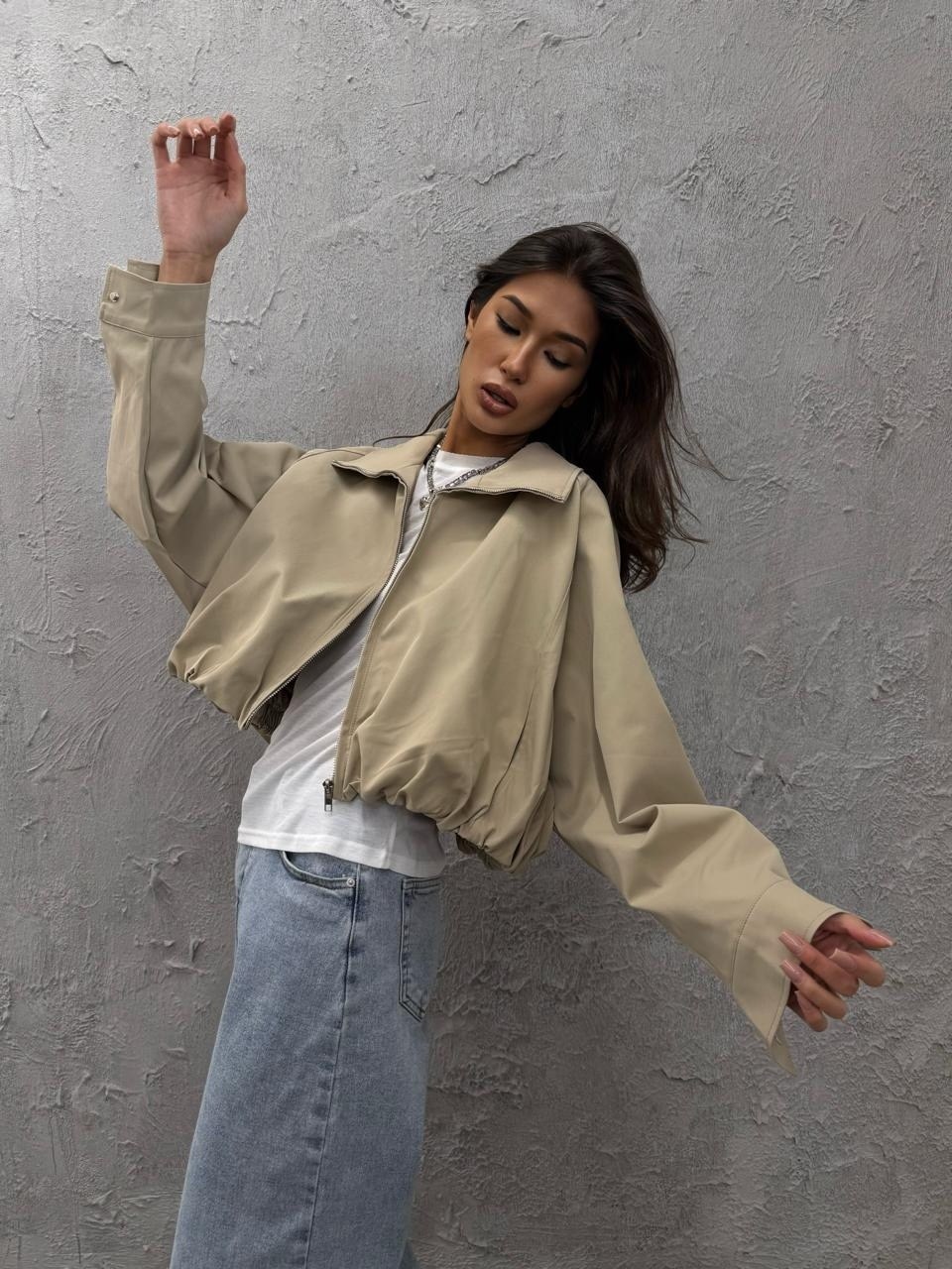 бомбер утепленный с капюшоном оверсайз sondi,куртка оверсайз,женская куртка бомбер,куртка женская оверсайз,укороченная куртка оверсайз