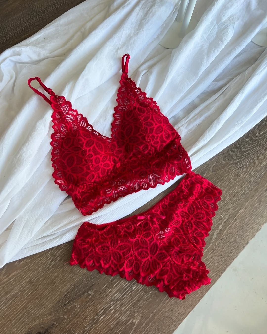 нижнее белье женское кружевное комплект,комплект нижнего белья кружевного,комплект нижнего белья женские,кружевное бельё комплект,черный комплект нижнего белья