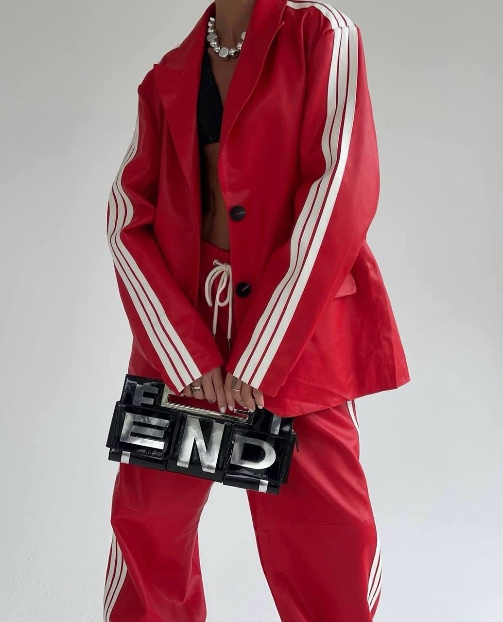 красные спортивные брюки adidas originals adicolor,красный костюм адидас,спортивные костюм,костюм женский,костюм