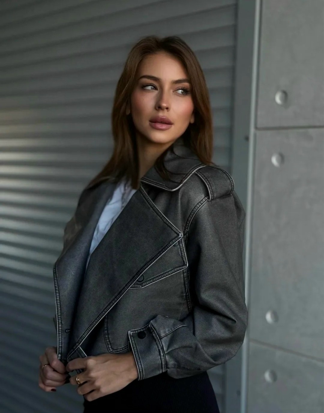 косуха кожаная тренч короткая,кожаная куртка косуха janna banana цвет серый,косуха кожаная куртка весенняя укороченная fashionboom,косуха женская 2026,косуха винтажная куртка кожаная oversize серая mo