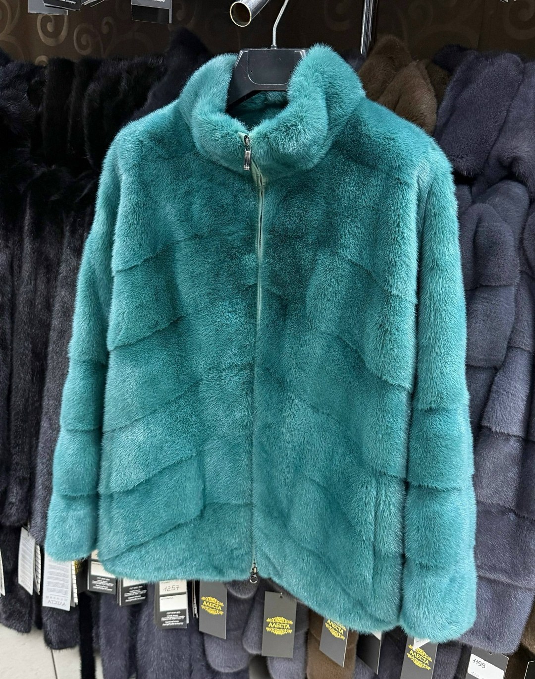 шубка из меха импортной норки,норковая шуба,шуба норковая бирюзовая,шуба норковая цвет изумруд,норковый полушубок в изумрудном цвете