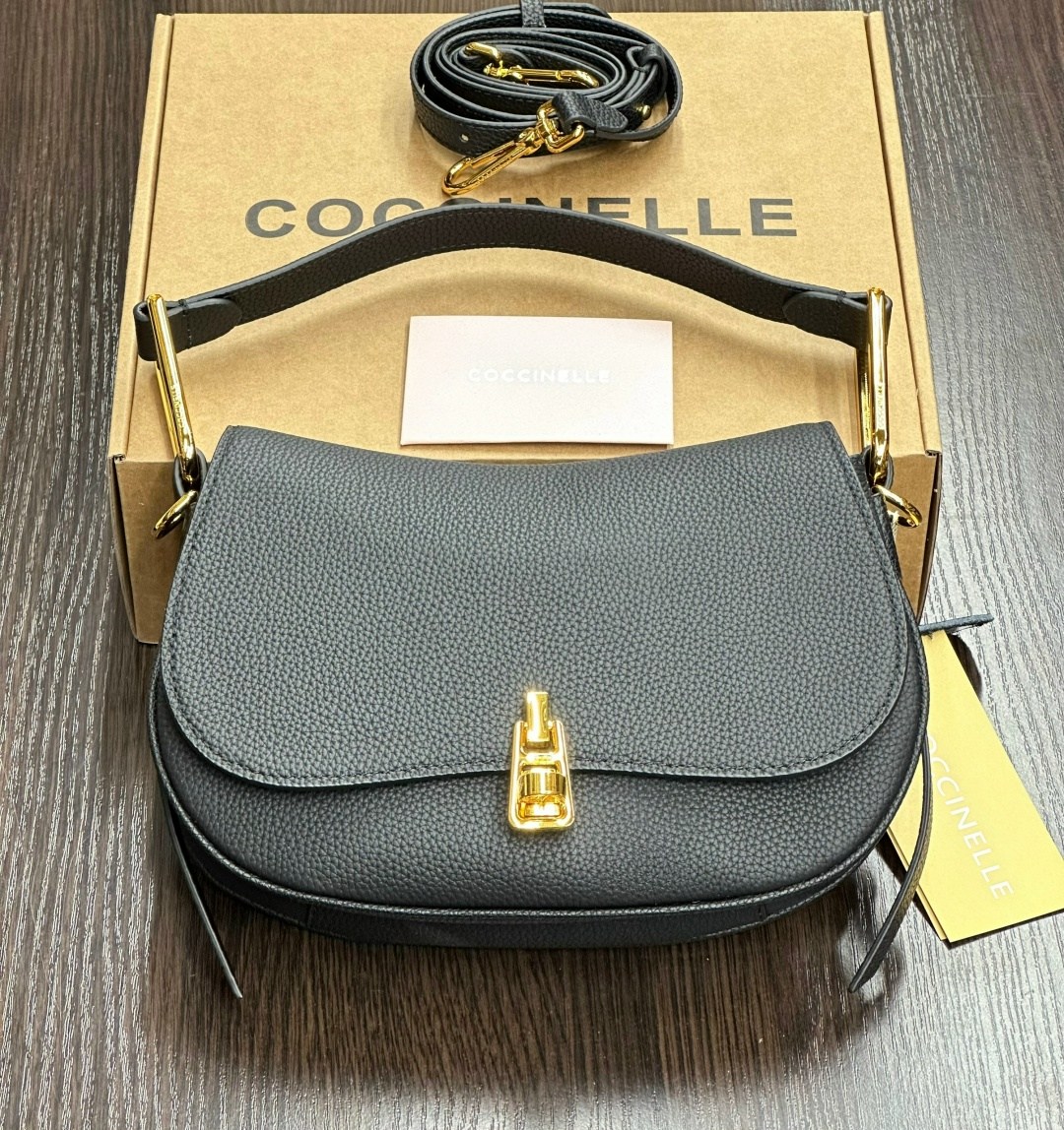 сумка coccinelle,женская сумка coccinelle,кожаные сумки coccinelle,сумка coccinelle кроссбоди,сумка на плечо coccinelle