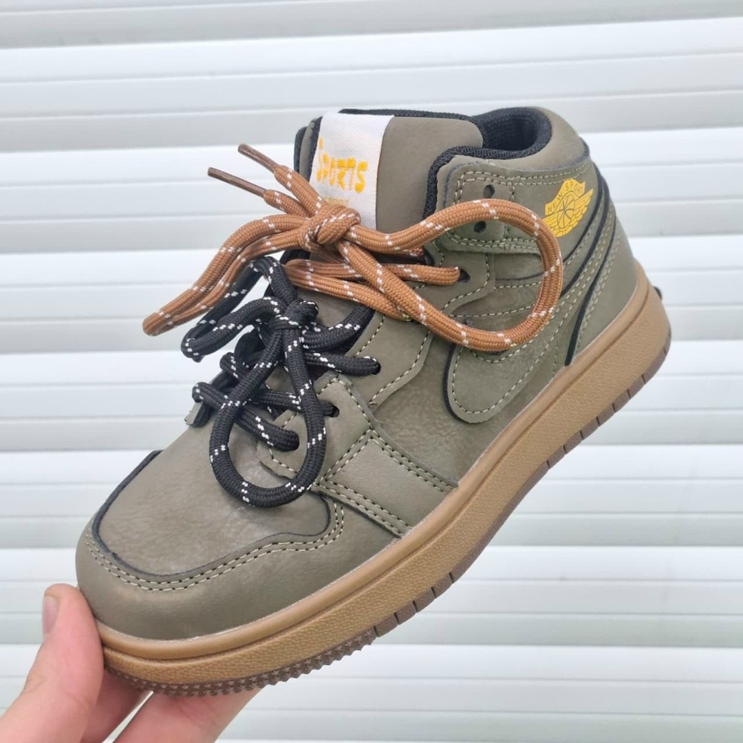 зимние кроссовки,,кроссовки закрытые,baas кроссовки,детская