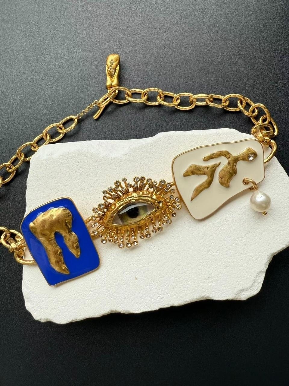 сумка-тоут schiaparelli,сумка schiaparelli,бархатная сумка для глаз schiaparelli premium sense demon,сумка,женская сумка schiaparelli