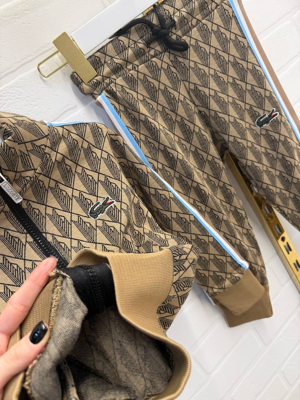 детский костюм в стиле гуччи gucci,спортивный костюм gucci,baby boy gucci tracksuit,детские костюмы,костюм мужской гуччи