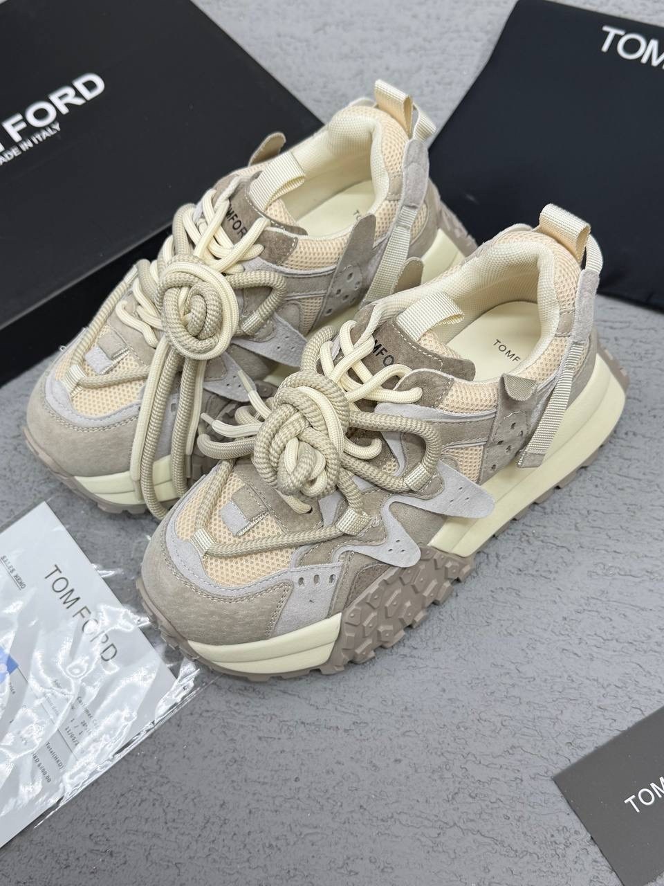 женские кроссовки,массивные кроссовки,женские массивные кроссовки,кроссовки модные,