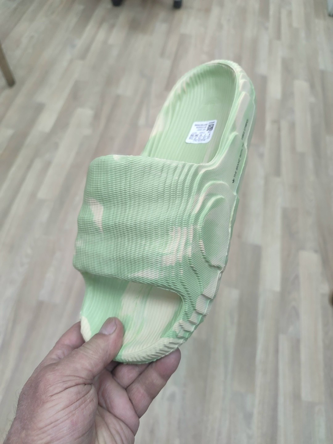 adidas originals adilette 22 slides,шлепанцы adidas,модные тапочки,,женские шлепанцы